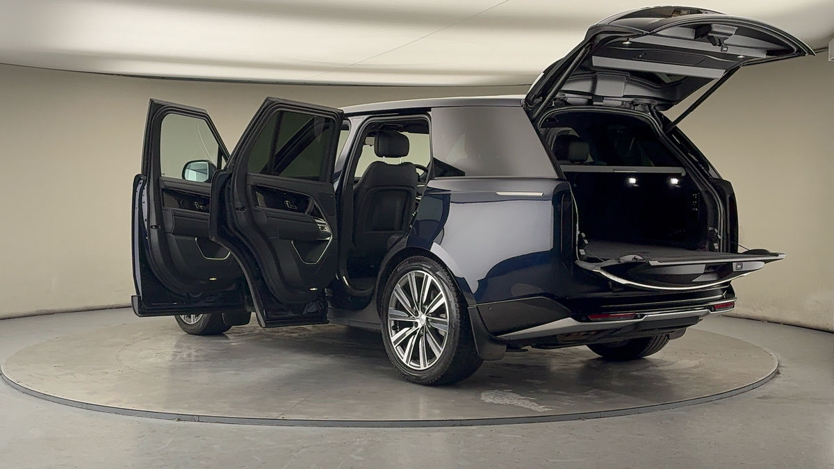 More views of Land Rover Range Rover