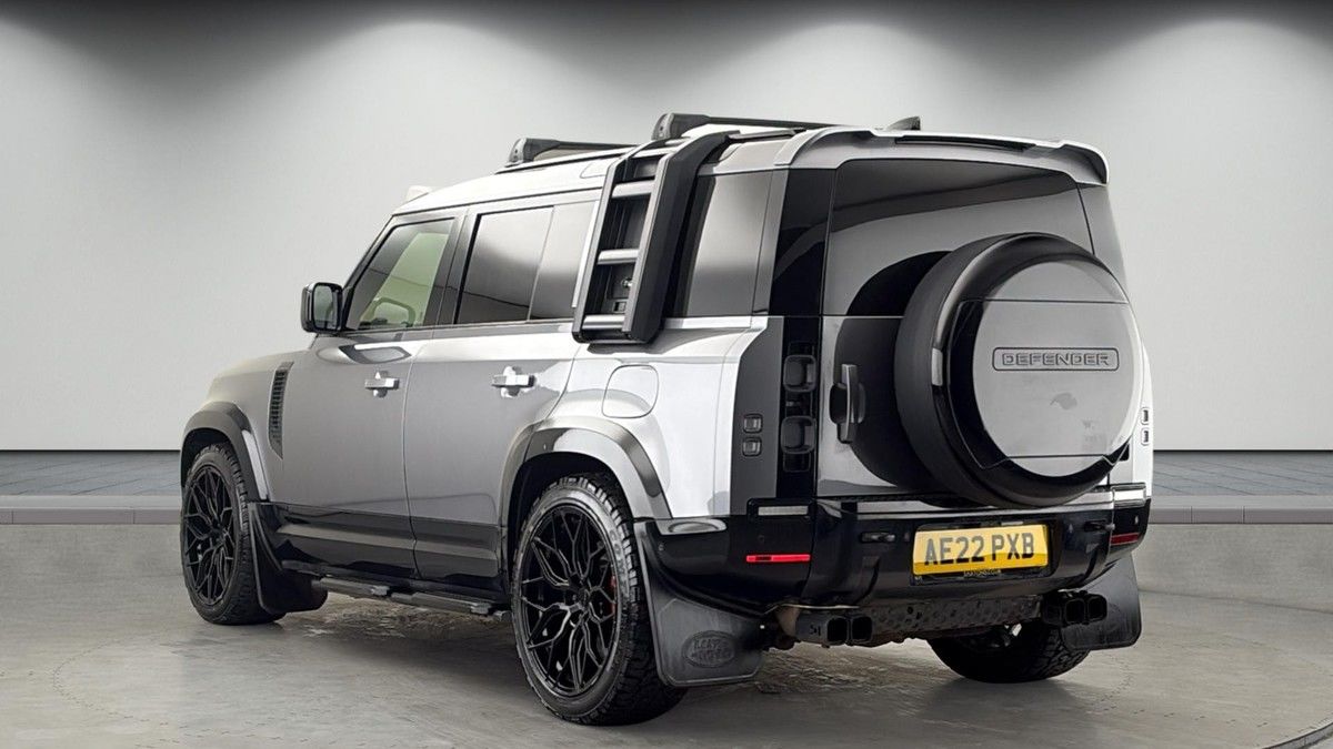 Land Rover Defender 110 Image 2