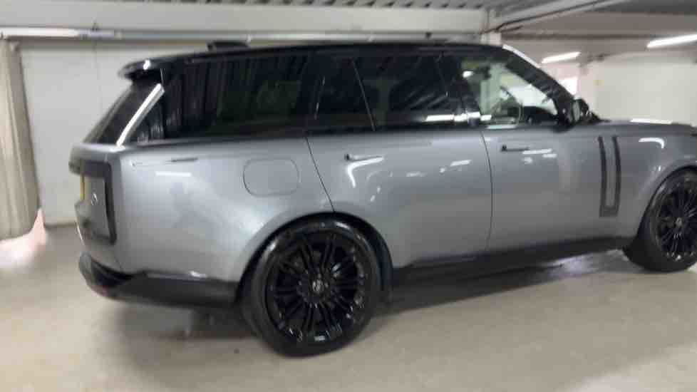 More views of Land Rover Range Rover