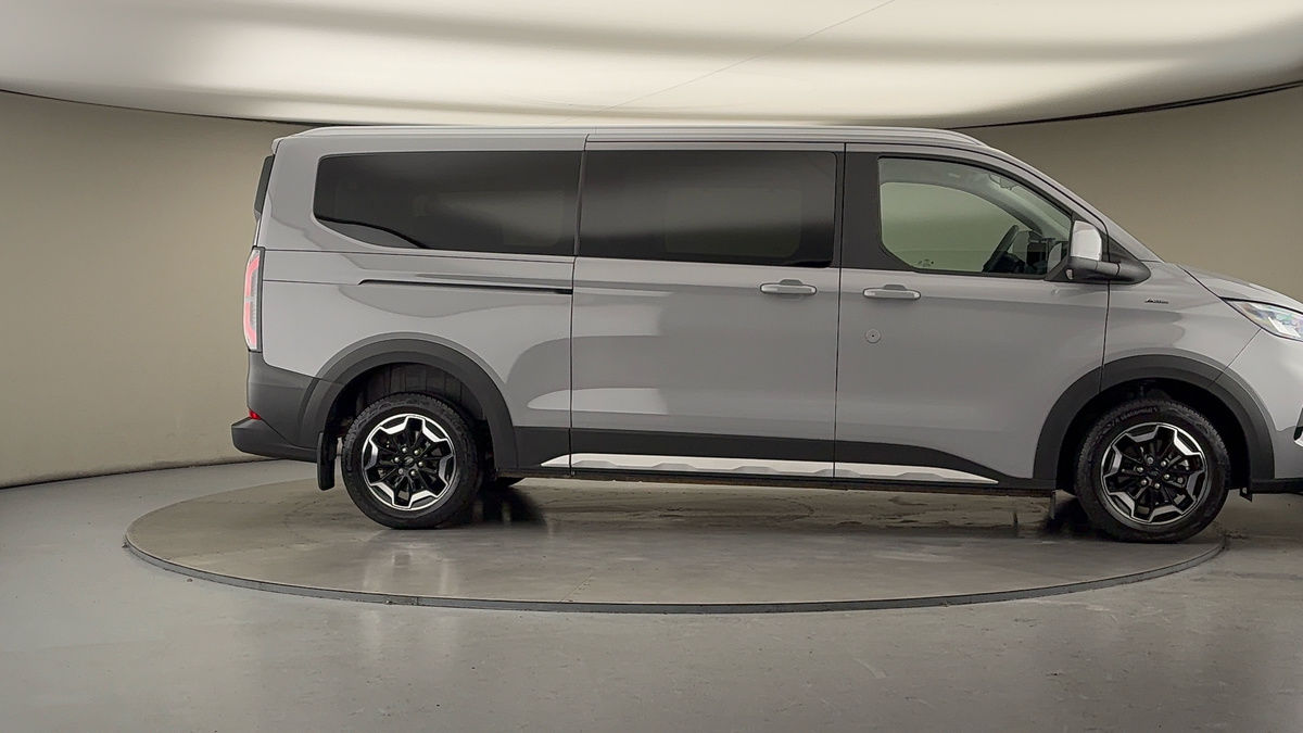 More views of Ford Tourneo Custom V710