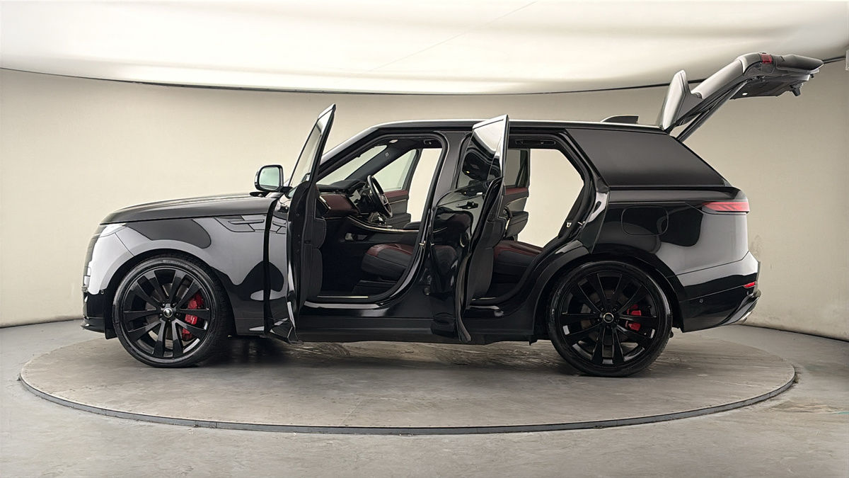 More views of Land Rover Range Rover Sport