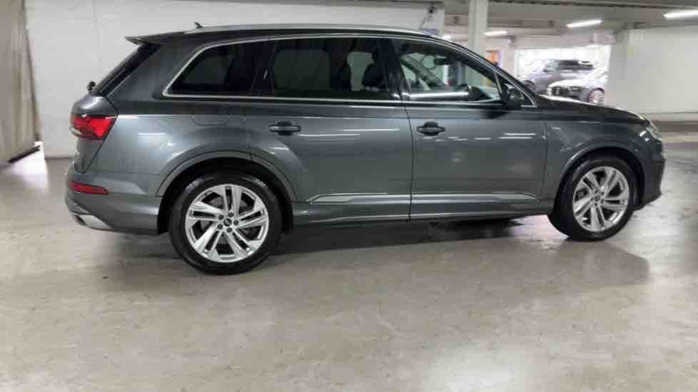 More views of Audi Q7