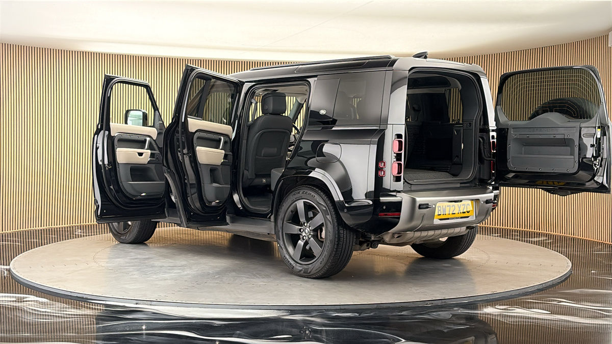 More views of Land Rover Defender 110