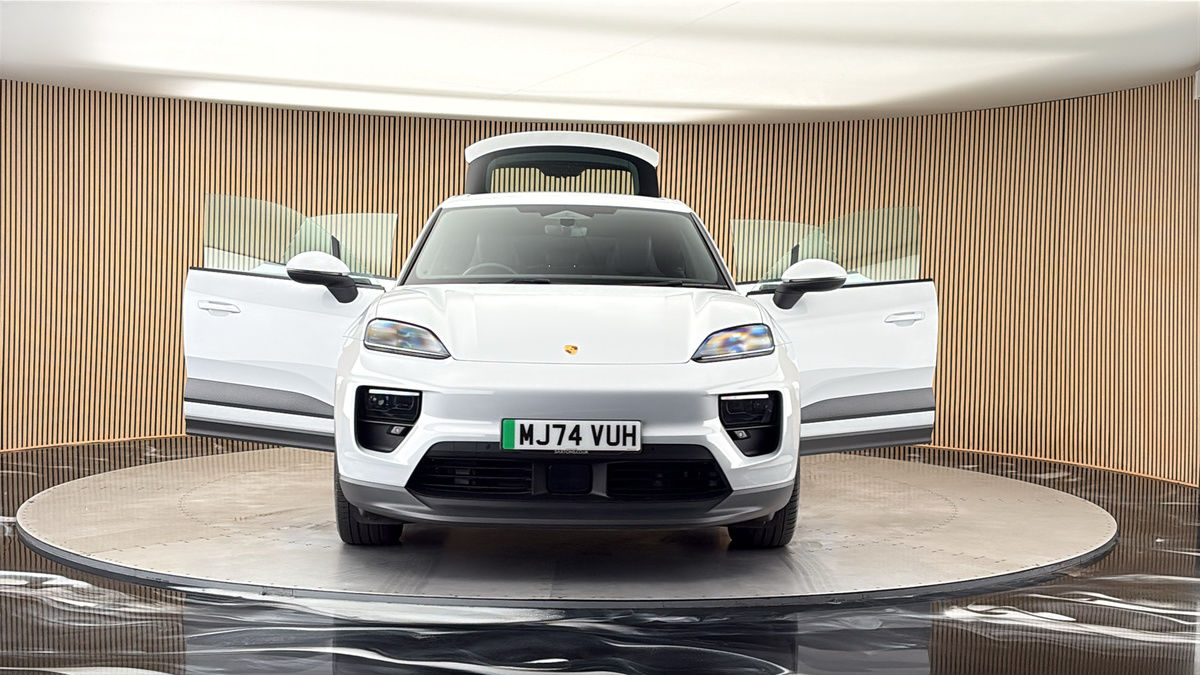 More views of Porsche Macan