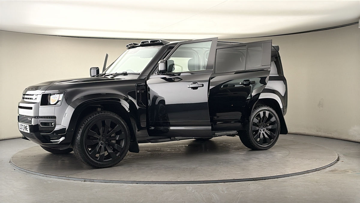 More views of Land Rover Defender 110