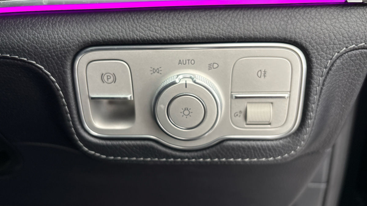 Mercedes-Benz GLE Image 28