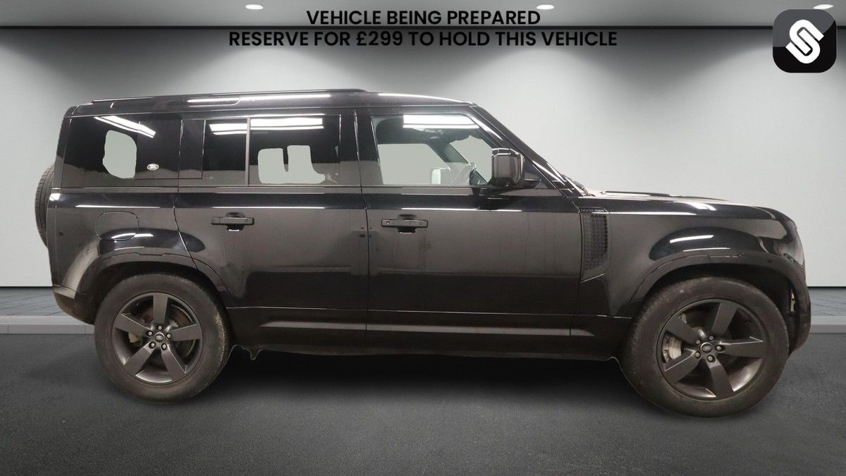 Land Rover Defender 110 Image 5