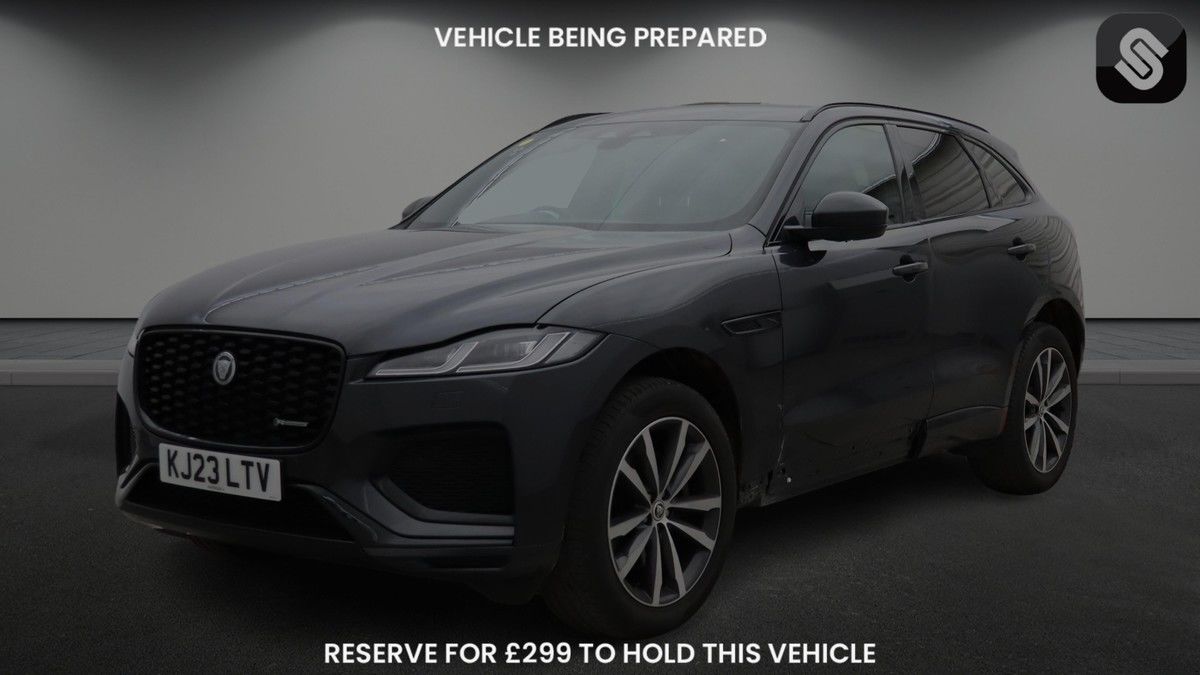 Jaguar F-PACE Image 2