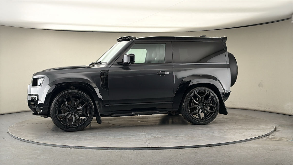 More views of Land Rover Defender 90