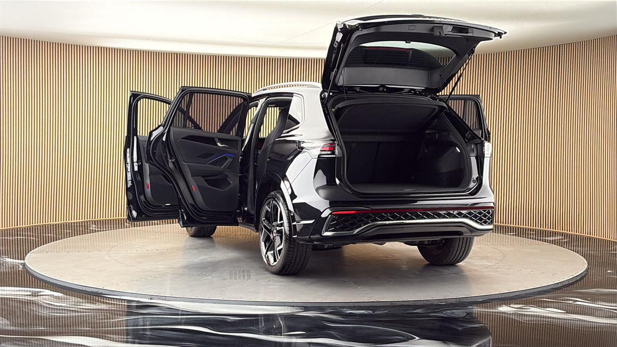 More views of Volkswagen Tiguan