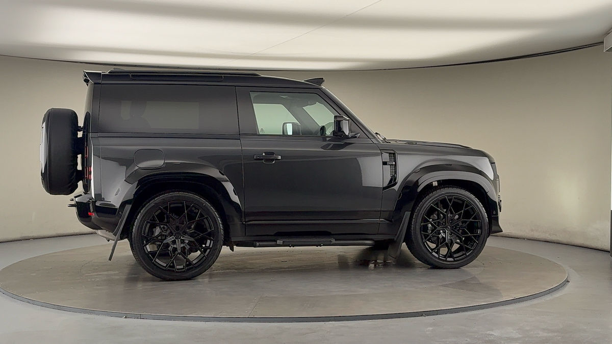 More views of Land Rover Defender 90