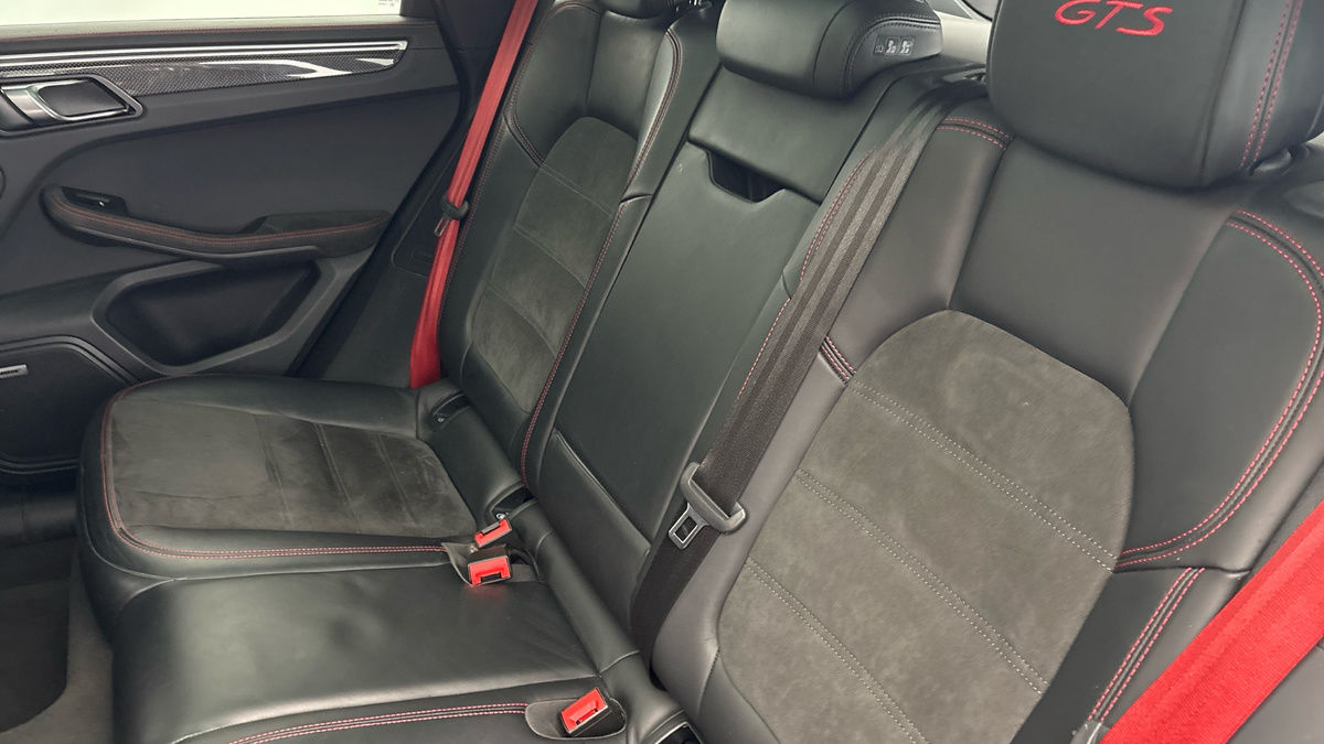 Porsche Macan Image 8