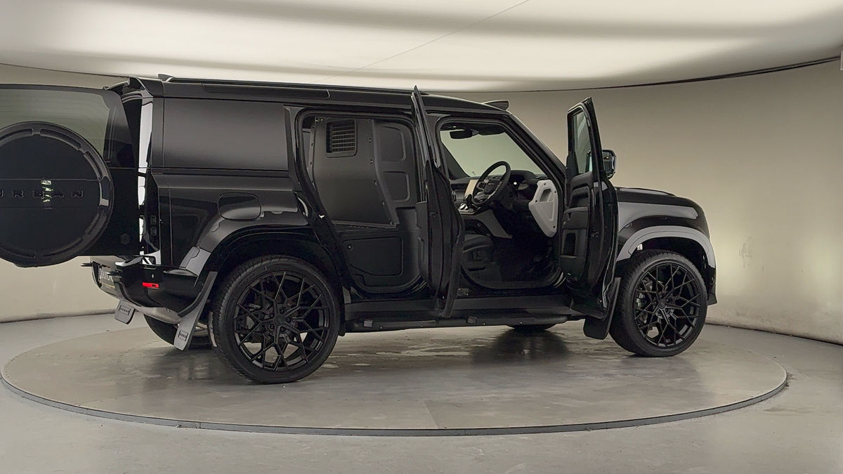 More views of Land Rover Defender 110