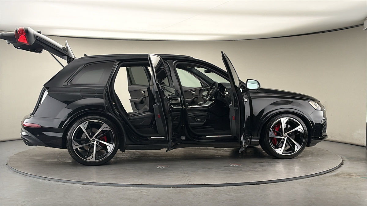 More views of Audi SQ7