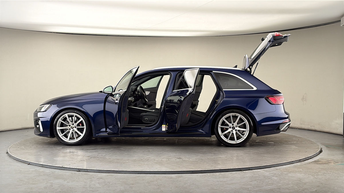 More views of Audi RS4 Avant