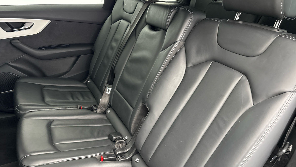 Audi Q7 Image 8