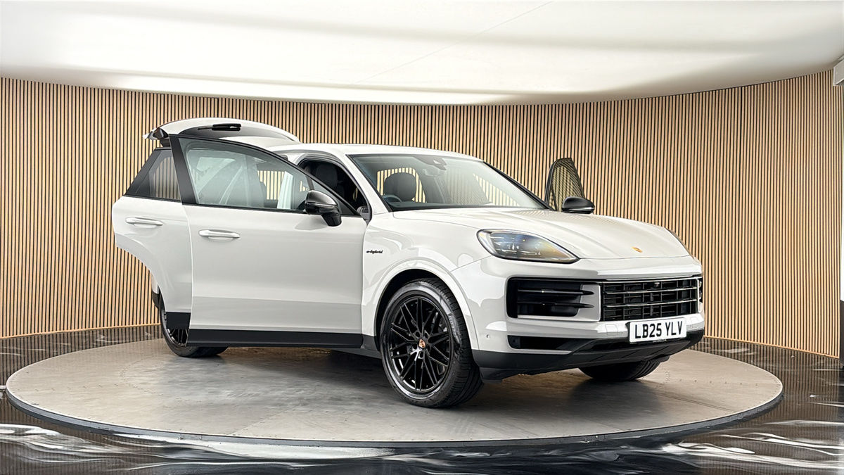 More views of Porsche Cayenne