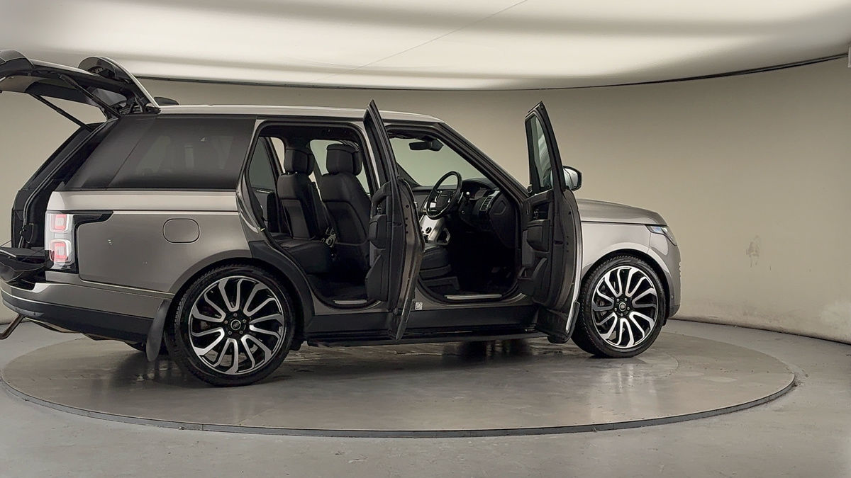 More views of Land Rover Range Rover