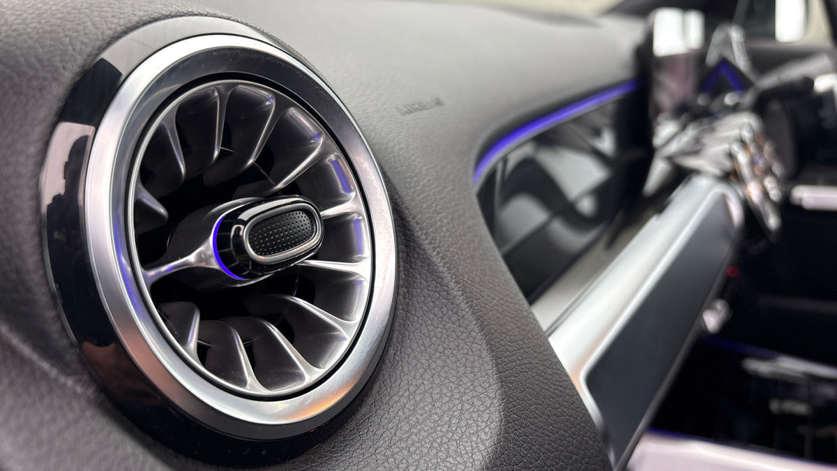 Mercedes-Benz GLB Image 6