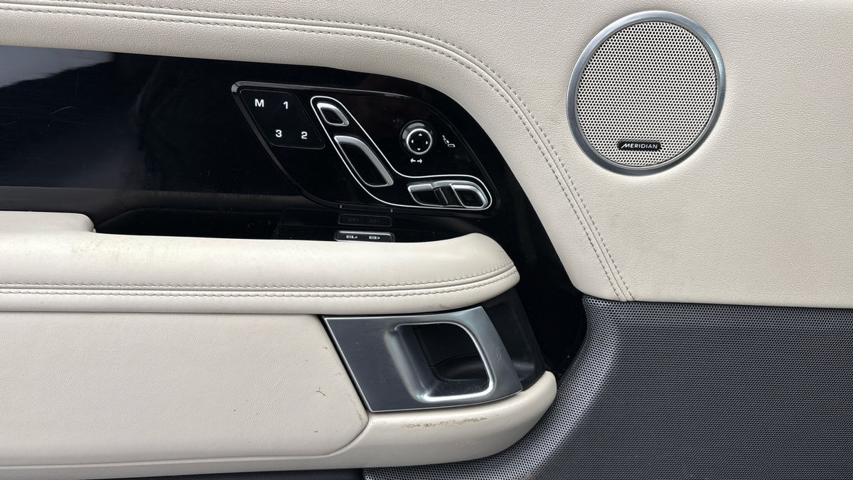 Land Rover Range Rover Image 19