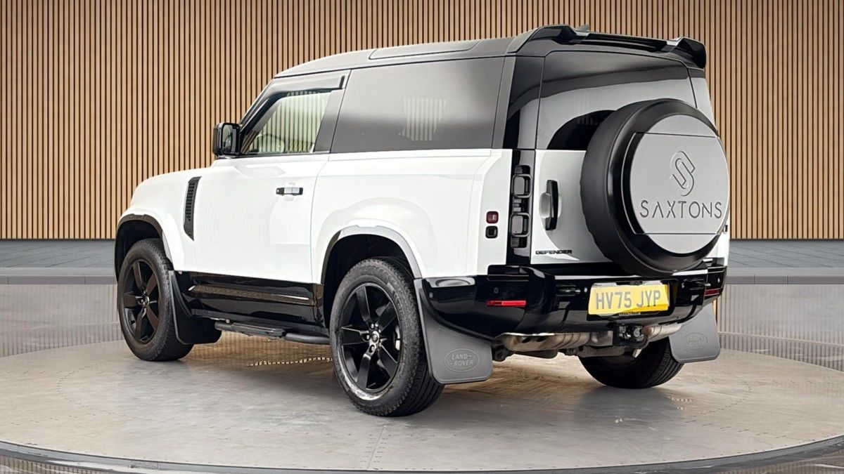Land Rover Defender 90 Image 2