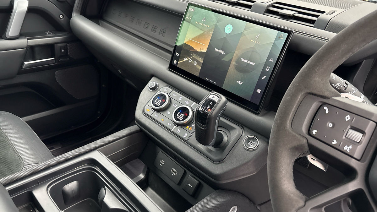Land Rover Defender 90 Image 18