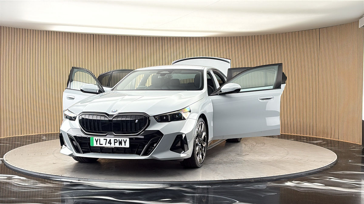 More views of BMW i5