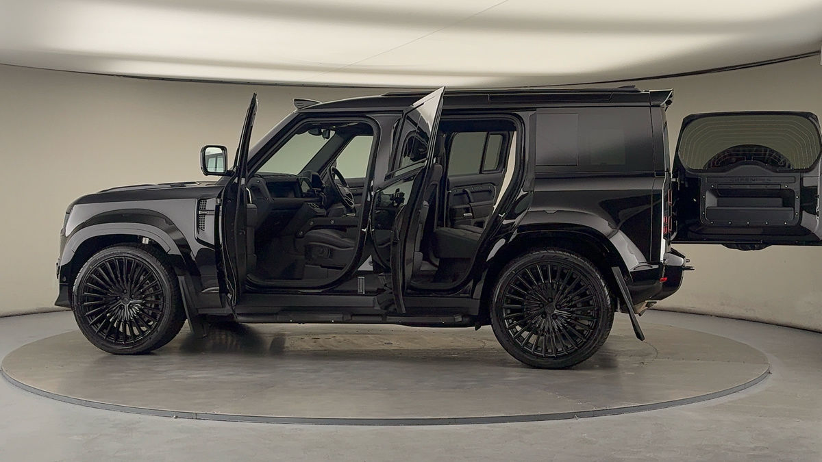 More views of Land Rover Defender 110