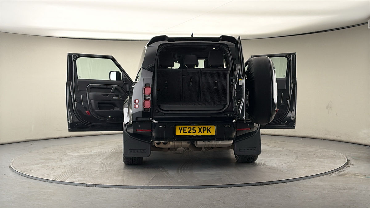 More views of Land Rover Defender 90