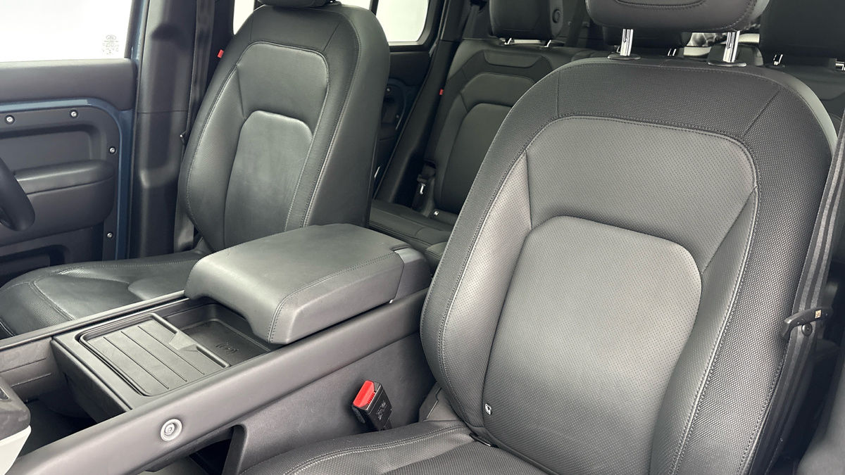 Land Rover Defender 110 Urban Image 7