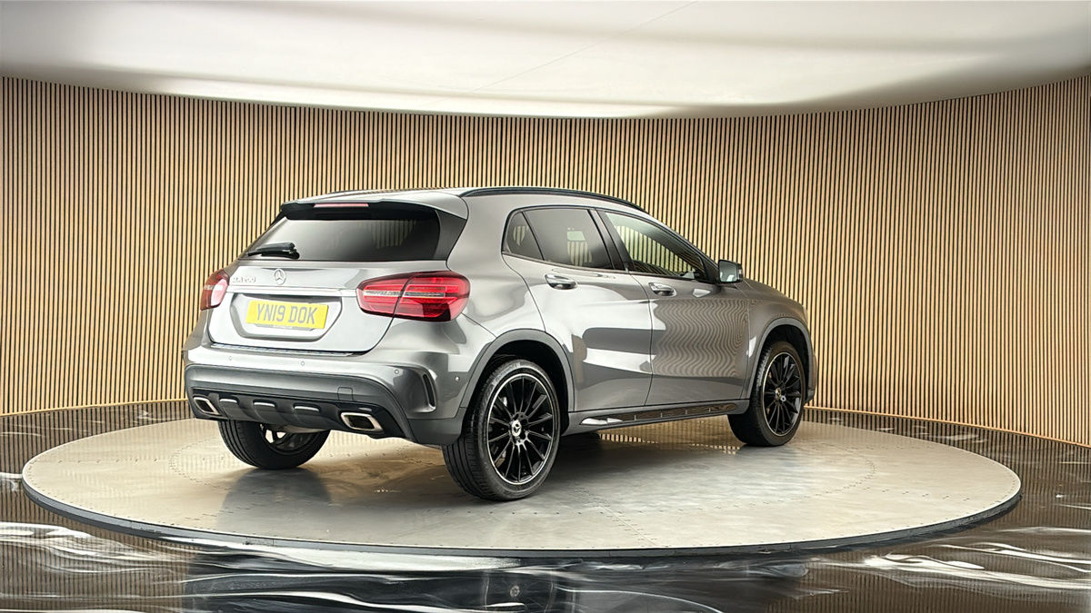More views of Mercedes-Benz GLA