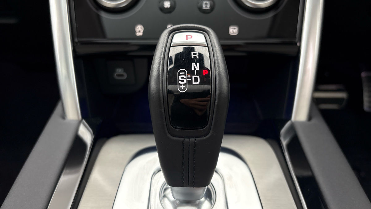 Land Rover Discovery Sport Image 26