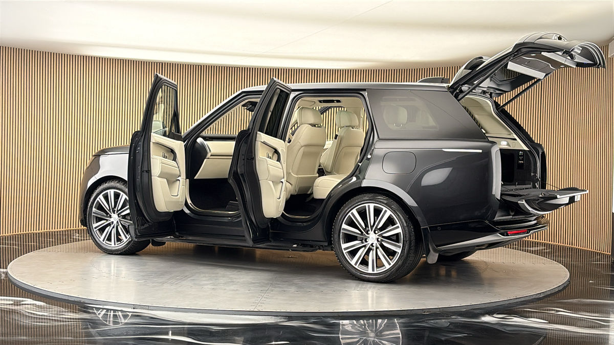 More views of Land Rover Range Rover