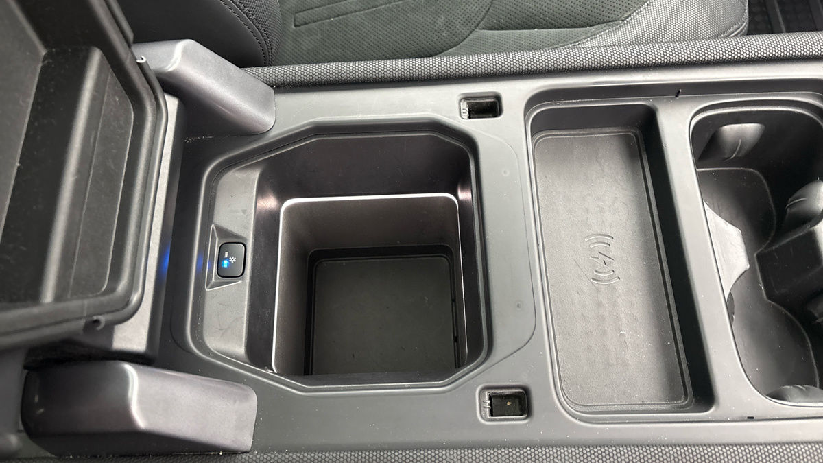 Land Rover Defender 90 Image 35
