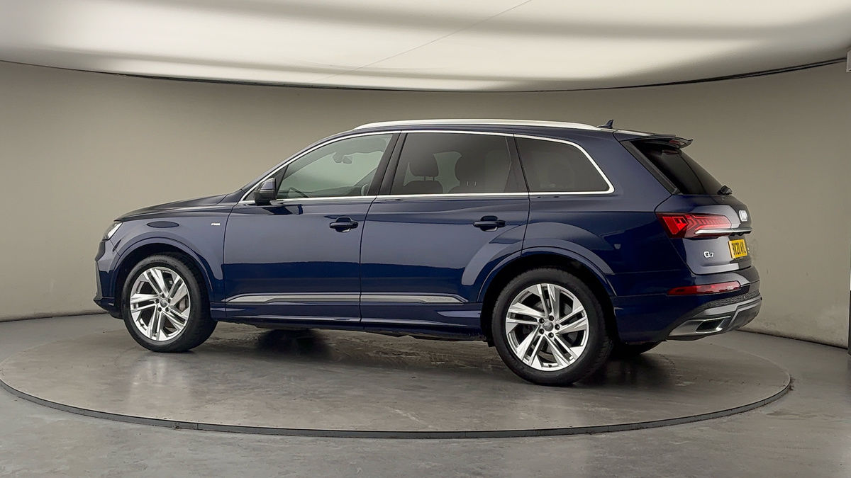 More views of Audi Q7