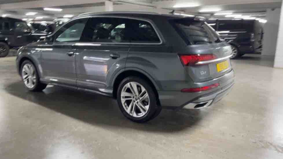 More views of Audi Q7