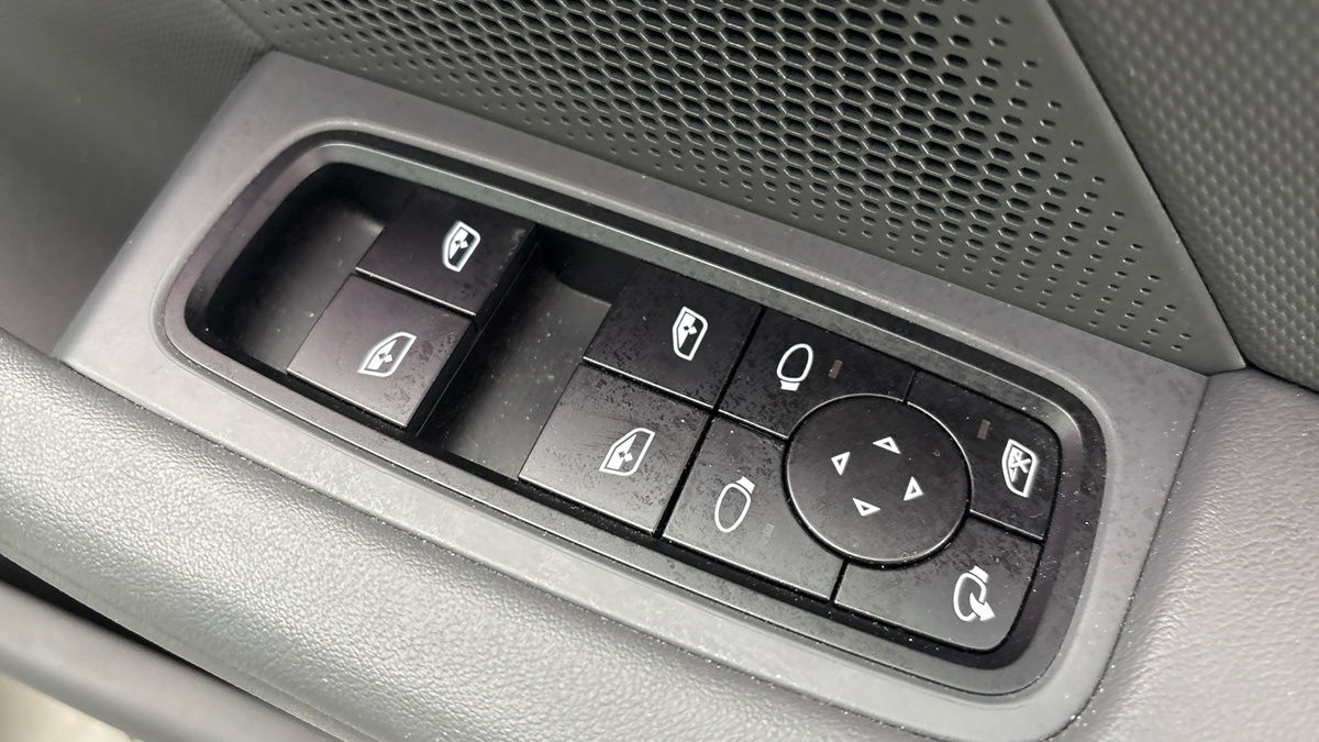 Porsche Taycan Image 25