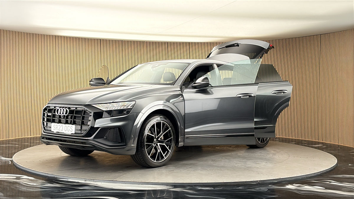More views of Audi Q8