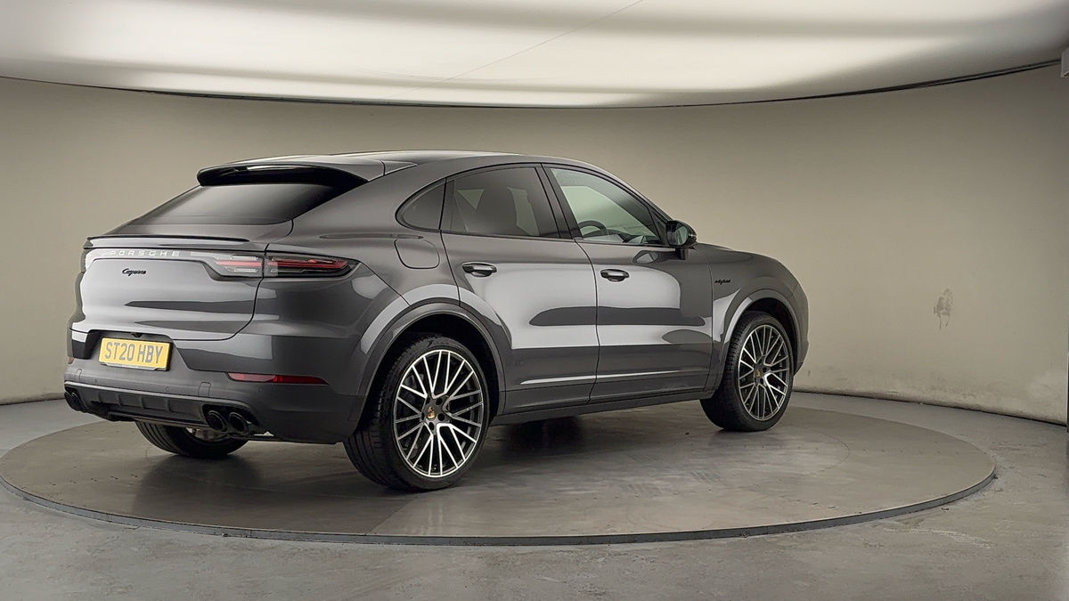 Porsche Cayenne Image 21