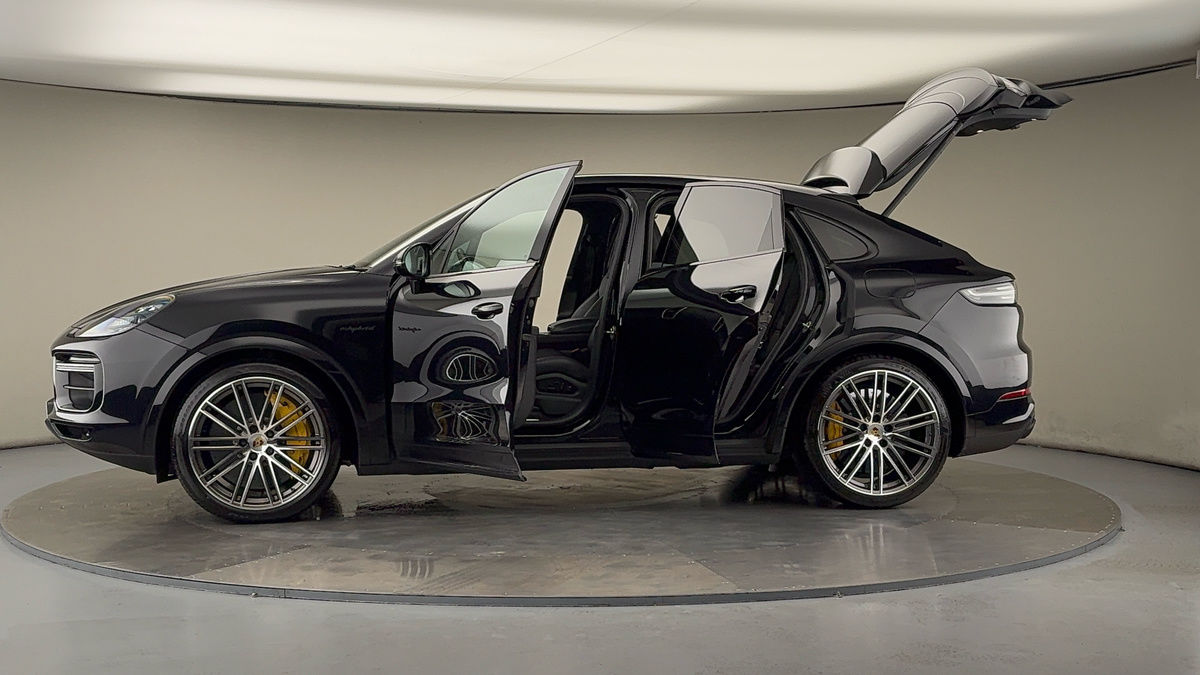 More views of Porsche Cayenne