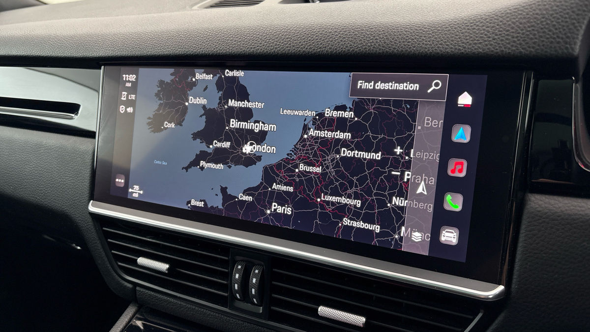 Porsche Cayenne Image 17