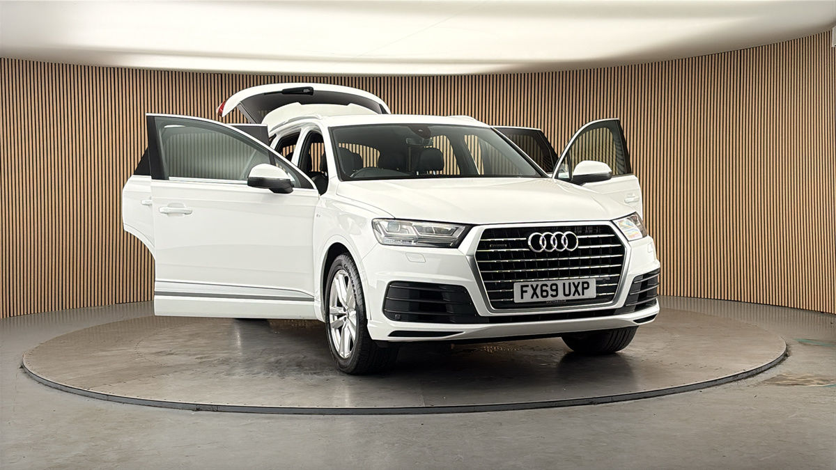 More views of Audi Q7