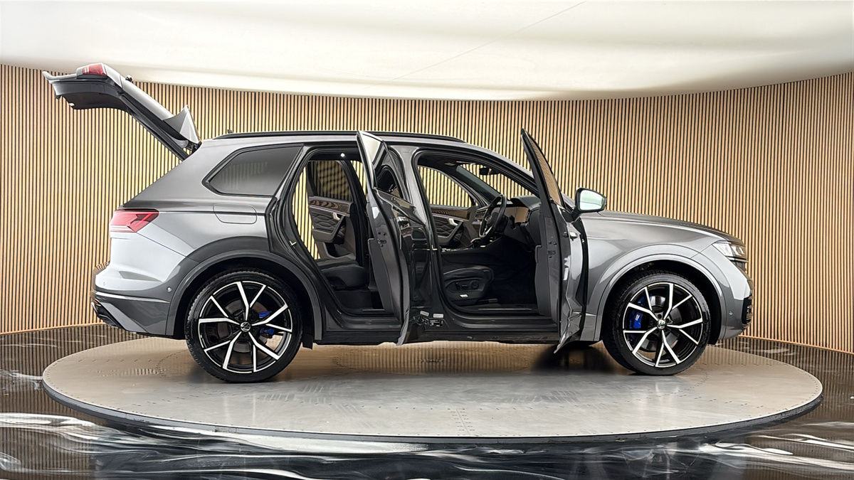 More views of Volkswagen Touareg