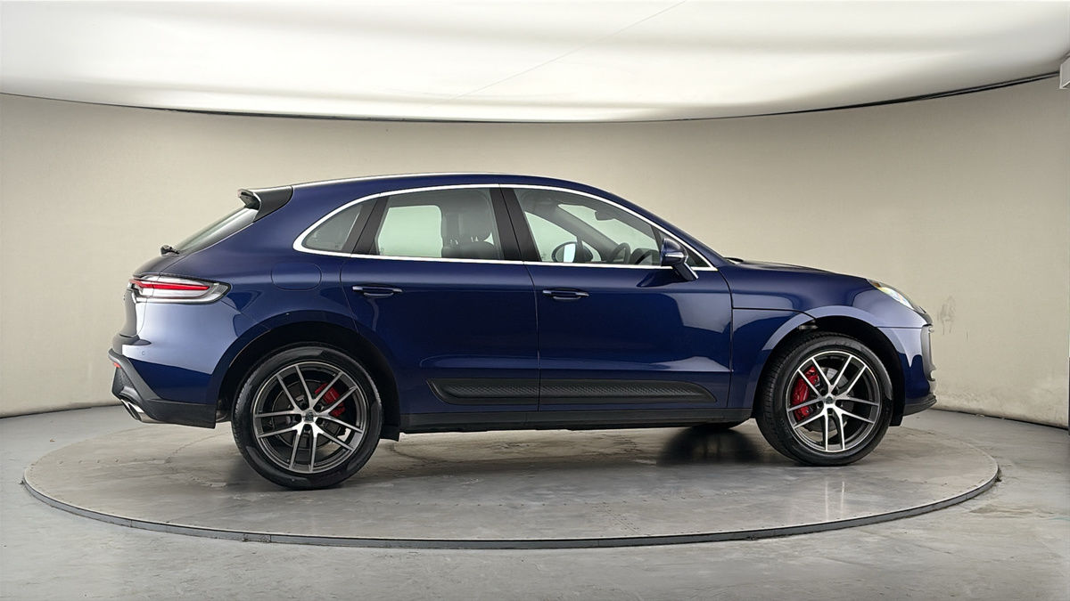 More views of Porsche Macan
