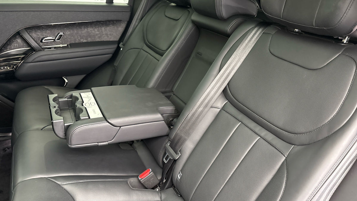 Land Rover Range Rover Sport Image 9