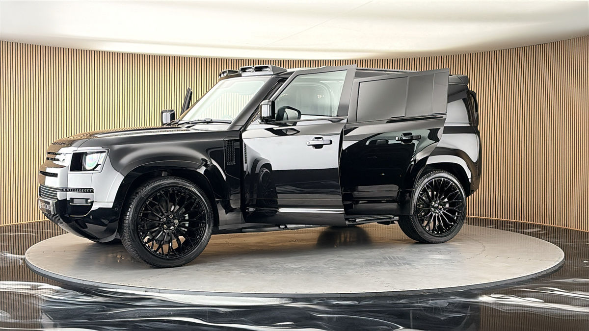 More views of Land Rover Defender 110