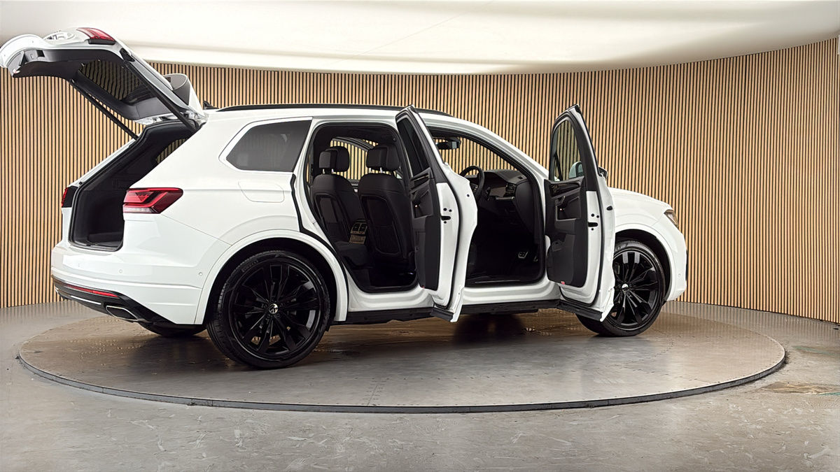 More views of Volkswagen Touareg