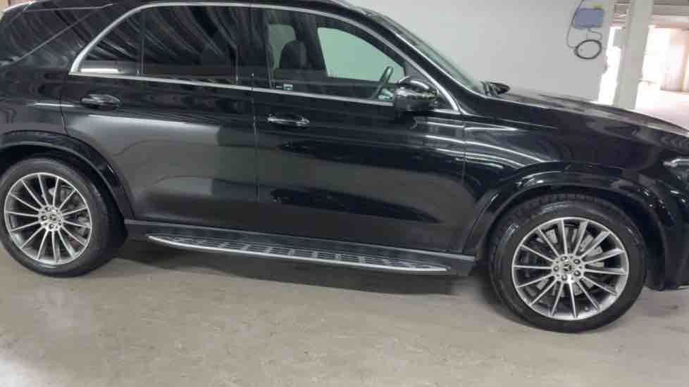 More views of Mercedes-Benz GLE
