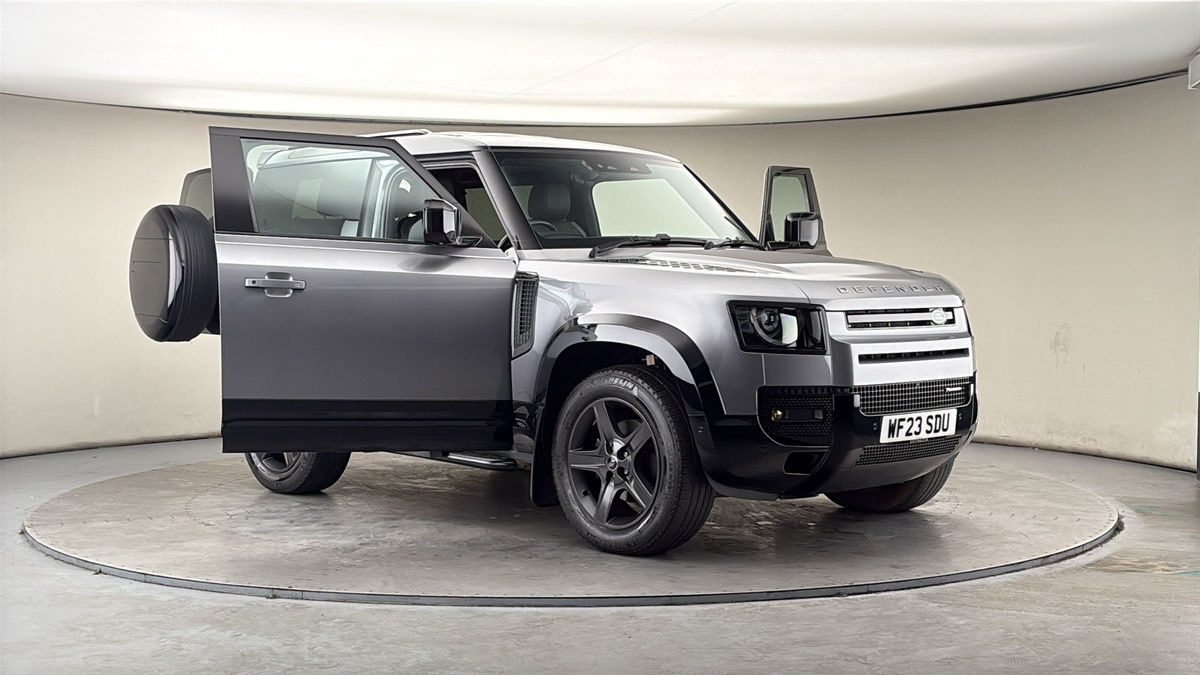 More views of Land Rover Defender 90