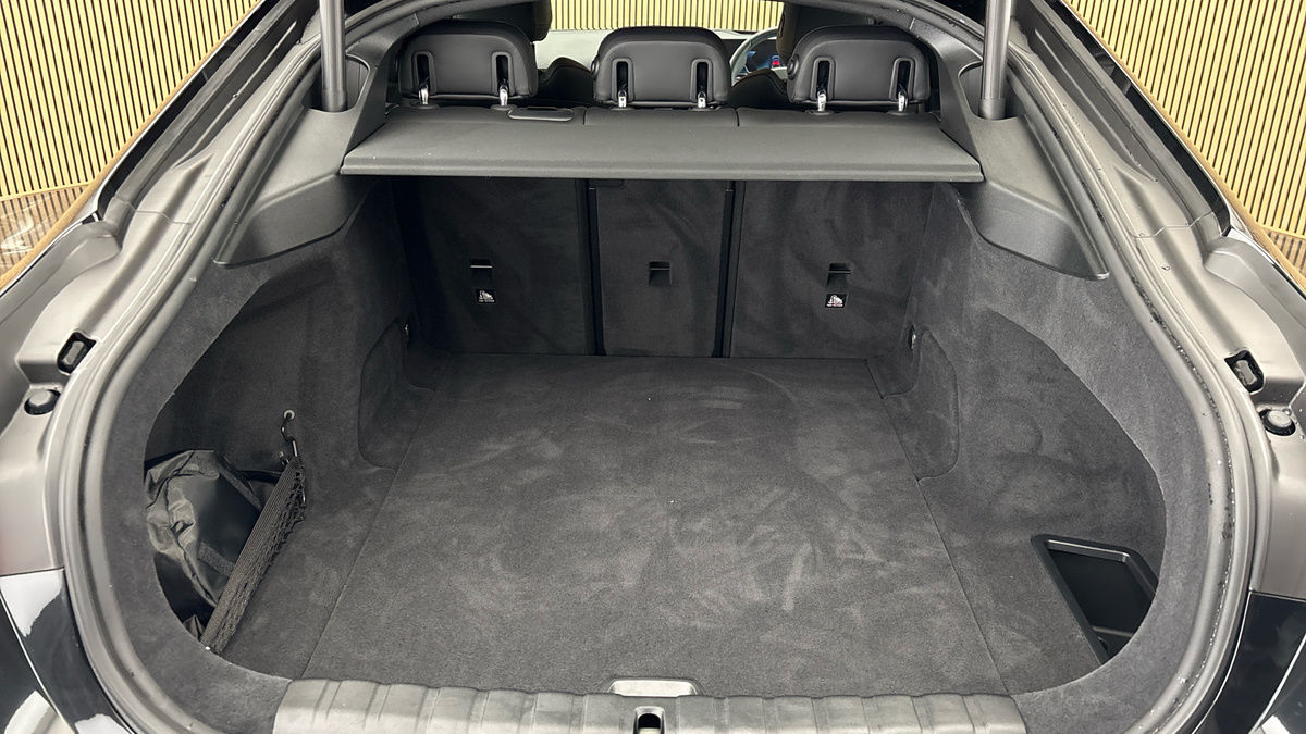 BMW i4 Image 11